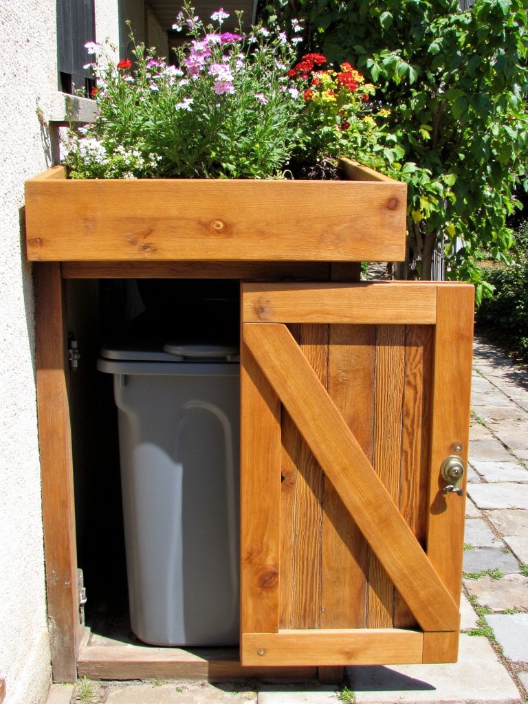 hinged gate with planter